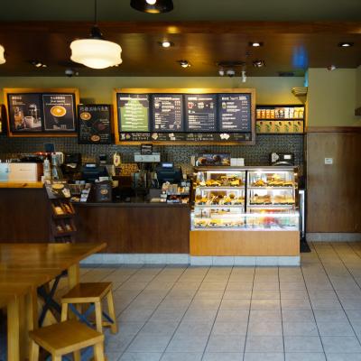 Kaip atidaryti kavos salą Atidarykite savo verslą parduodant kavą